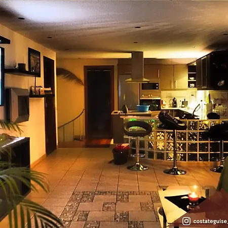 Penthouse Mit Jacuzzi, Meer- & Bergblick 아파트 *
